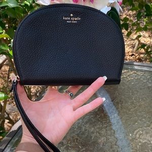 NWOT Kate Spade Black Dome Zippered Clutch Wristlet